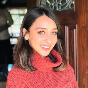 Meet your Posher, Laura